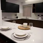 Flat 2, Close To Countryside & Beaches, Sleeps 11! * L-Imgarr