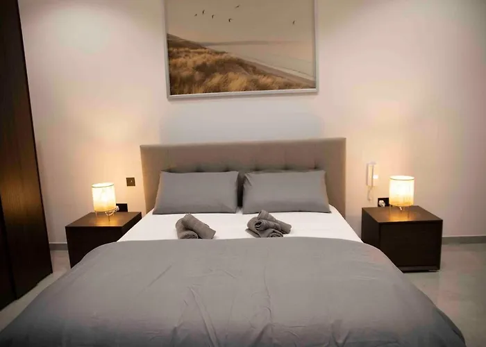 Flat 2, Close To Countryside & Beaches *