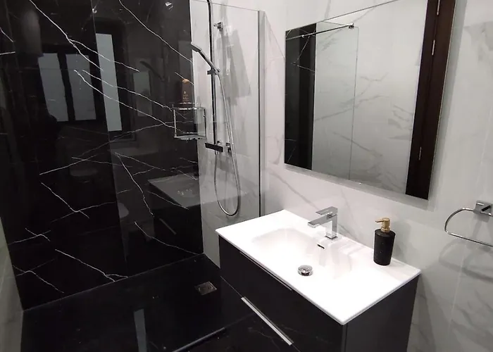 Flat 2, Close To Countryside & Beaches *