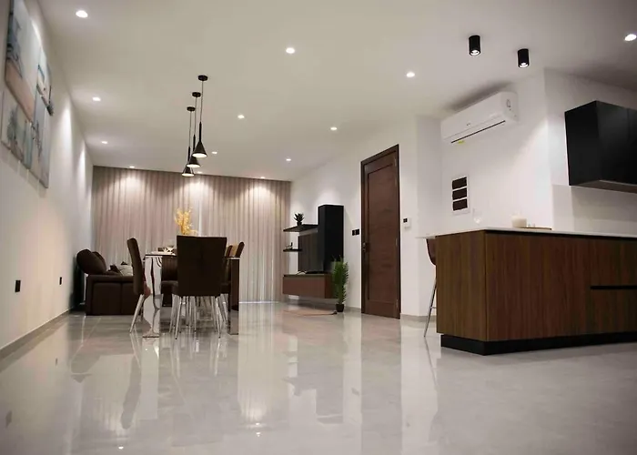 Flat 2, Close To Countryside & Beaches L-Imgarr