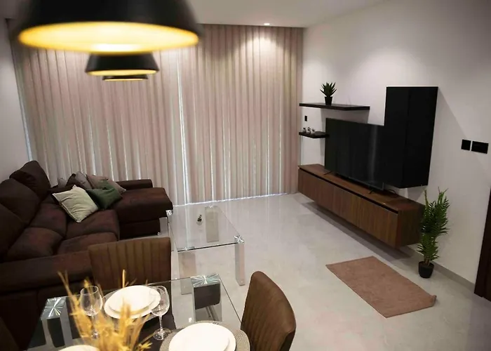 Flat 2, Close To Countryside & Beaches * L-Imgarr